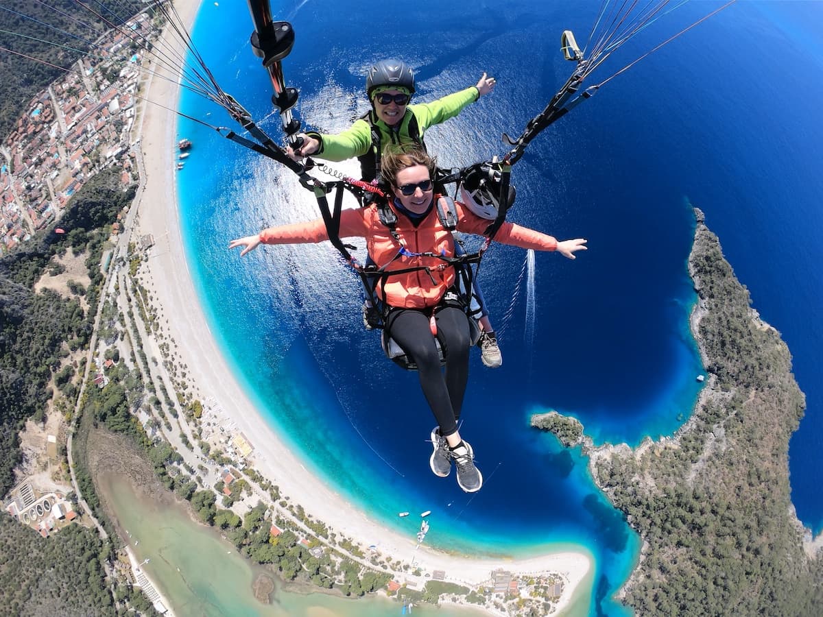 Lot paralotnią w Oludeniz - atrakcje Turcji